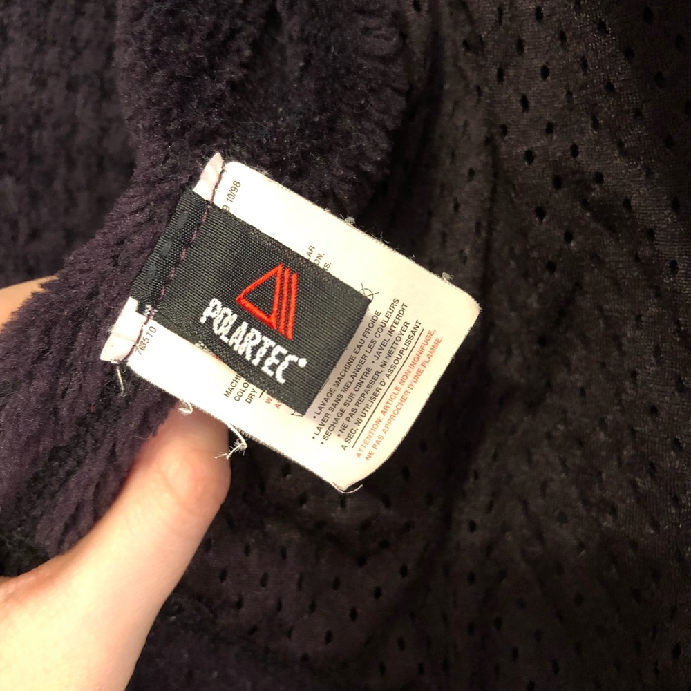 Patagonia Women’s Black Fleece R4 Regulator Jacket - Picture 5 of 8